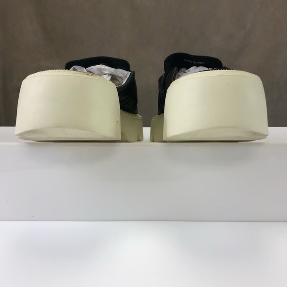 Black and Cream Mules with Chain Detail - Picture 5 of 9